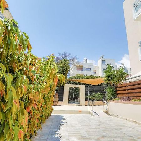 Vega Apartments Limassol Exteriör bild