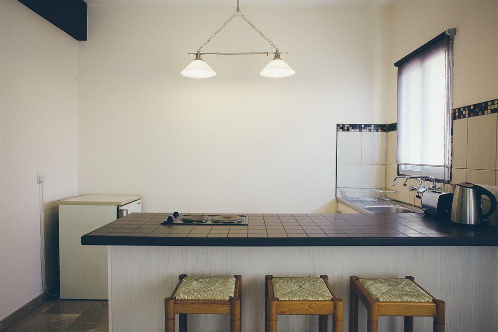 Vega Apartments Limassol Rum bild
