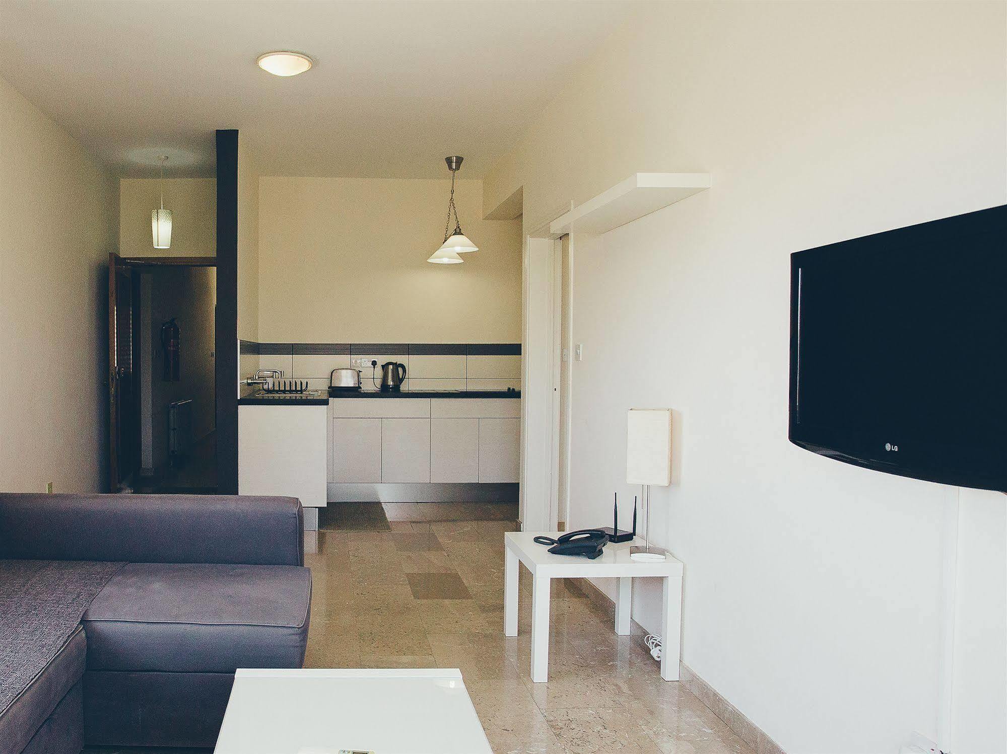 Vega Apartments Limassol Exteriör bild
