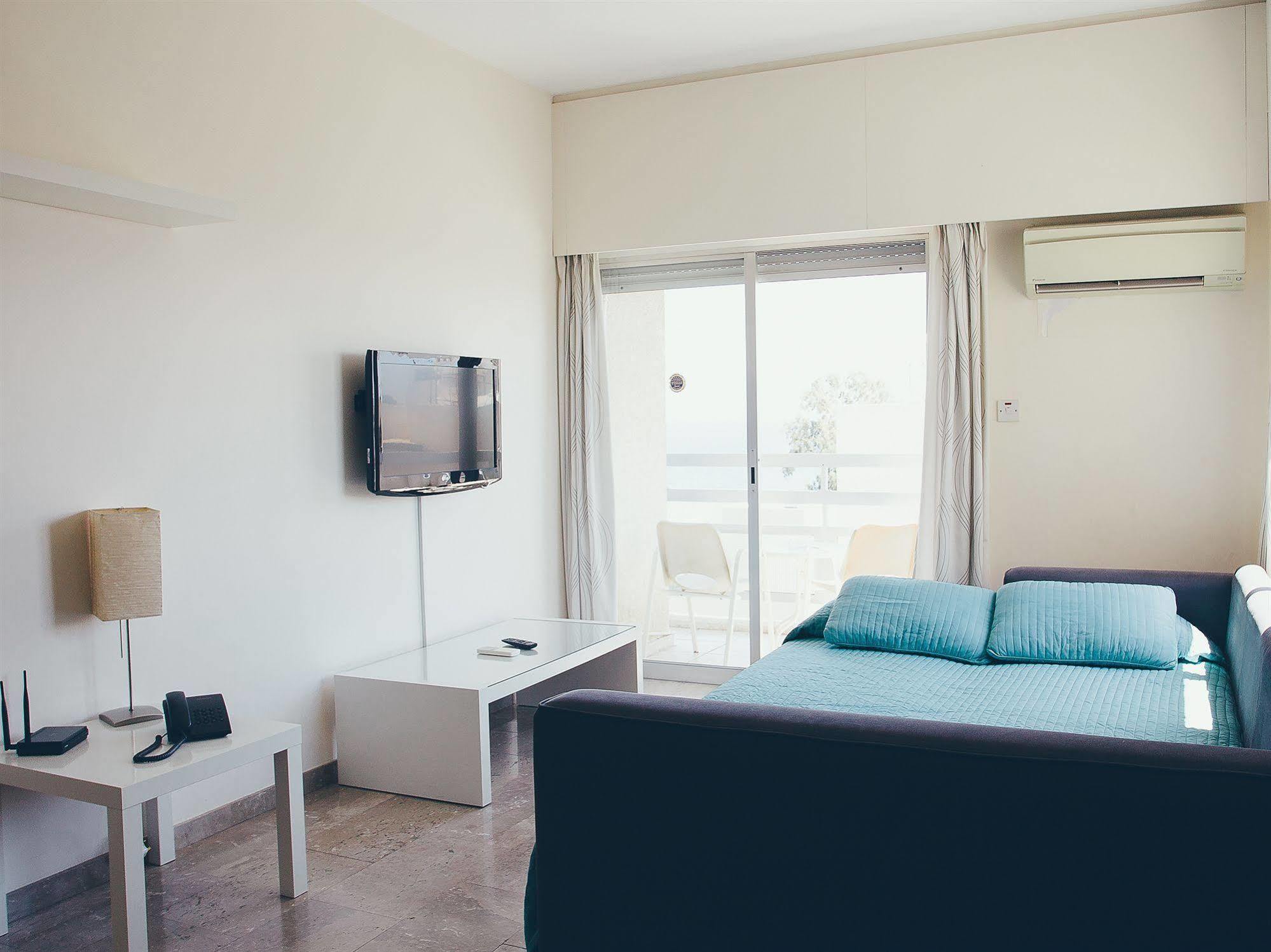 Vega Apartments Limassol Exteriör bild