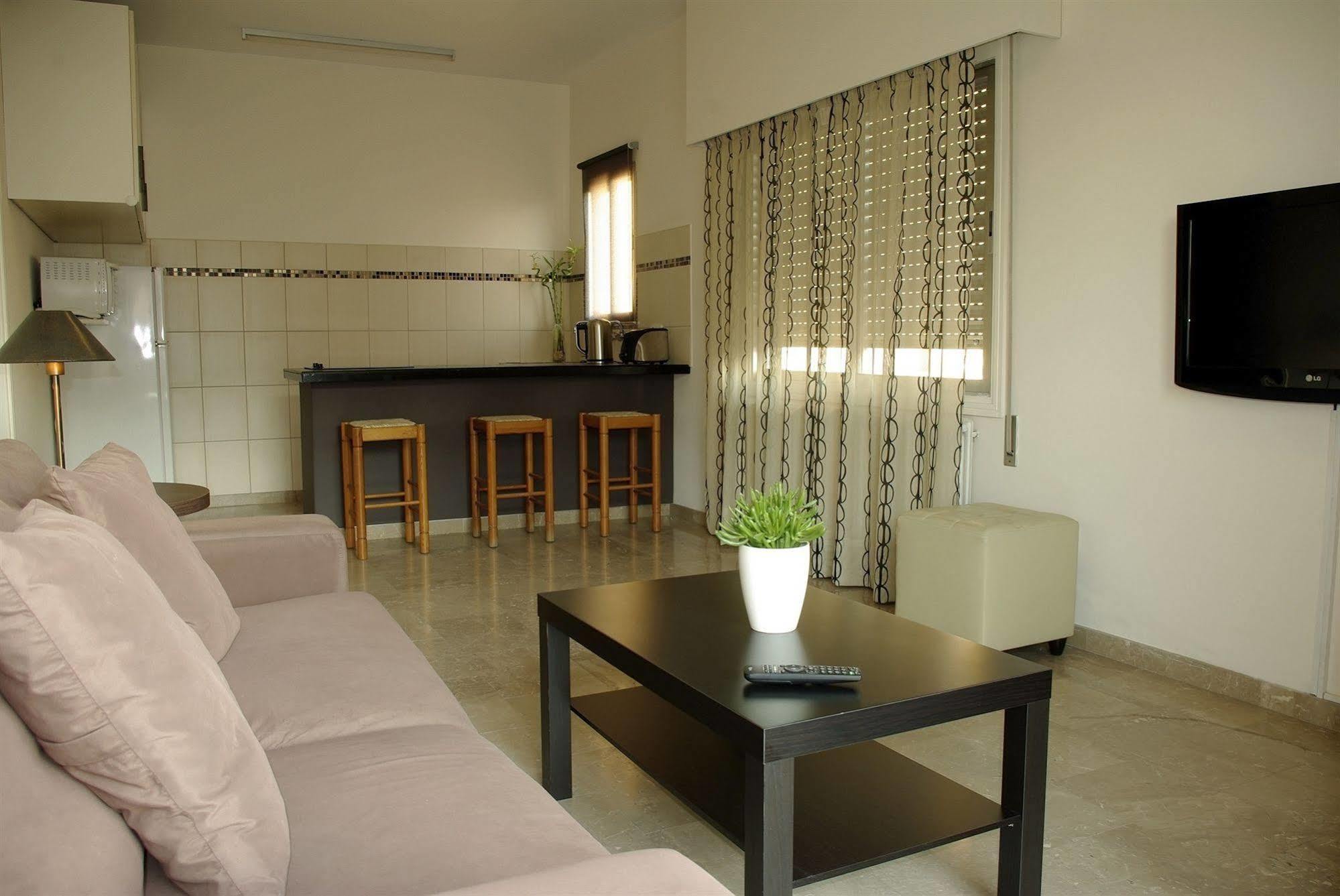 Vega Apartments Limassol Exteriör bild