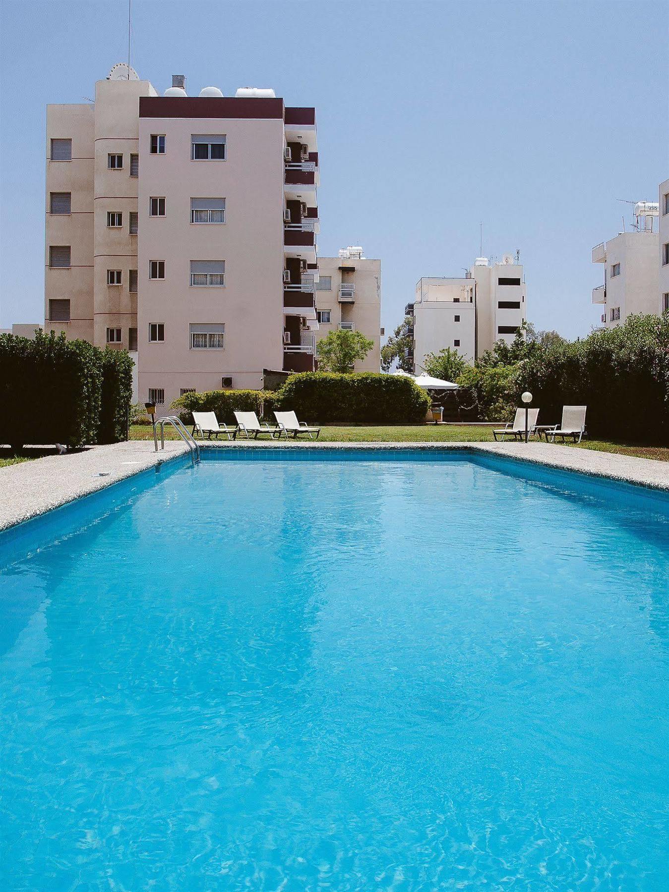 Vega Apartments Limassol Exteriör bild